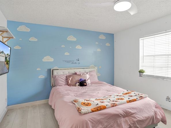 5372 Pine Circle, Coral Springs FL 33067