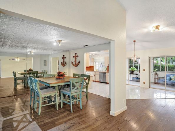 5372 Pine Circle, Coral Springs FL 33067