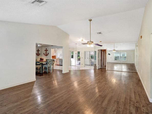 5372 Pine Circle, Coral Springs FL 33067