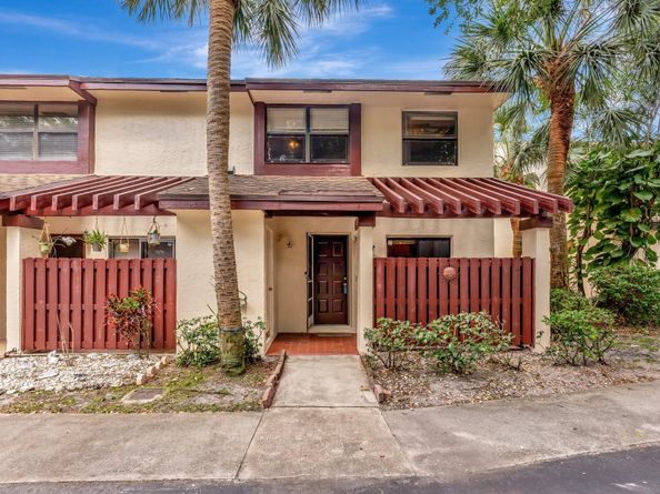 3725 Carambola Cir 2824, Coconut Creek FL 33066