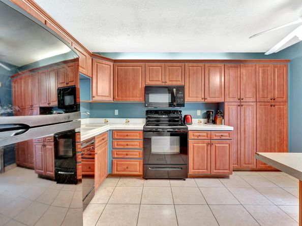 3725 Carambola Cir 2824, Coconut Creek FL 33066