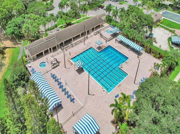 3725 Carambola Cir 2824, Coconut Creek FL 33066