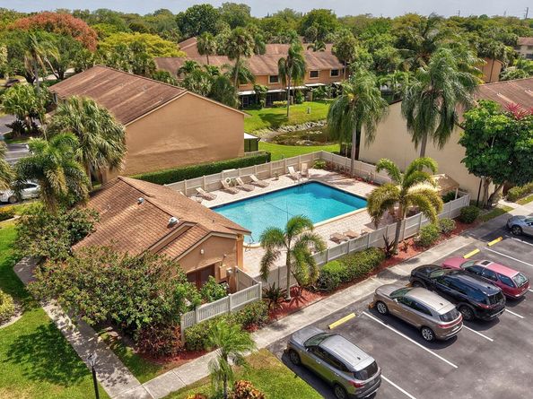 3725 Carambola Cir 2824, Coconut Creek FL 33066