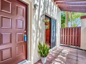 3725 Carambola Cir 2824, Coconut Creek FL 33066