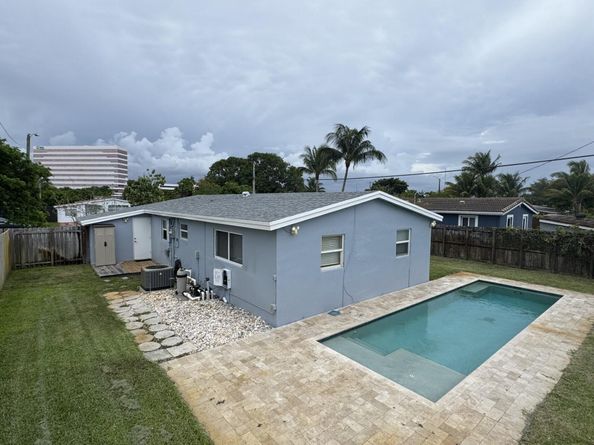 5940 NE 1st Terrace, Oakland Park FL 33334