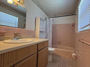 5940 NE 1st Terrace, Oakland Park FL 33334