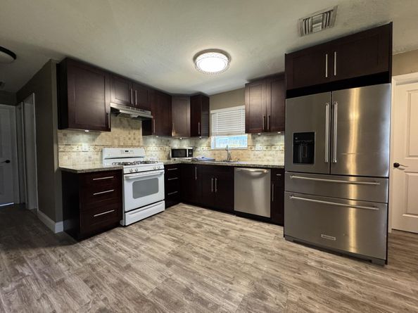 5940 NE 1st Terrace, Oakland Park FL 33334