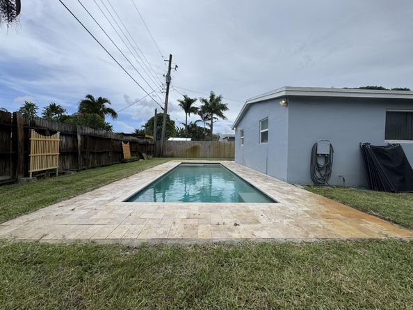 5940 NE 1st Terrace, Oakland Park FL 33334