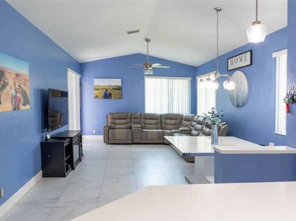 1102 SW 158th ave, Pembroke Pines FL 33027