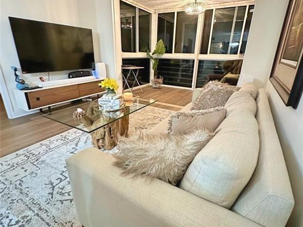 9410 Poinciana Pl 303, Davie FL 33324