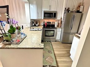 9410 Poinciana Pl 303, Davie FL 33324
