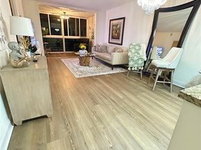 9410 Poinciana Pl 303, Davie FL 33324