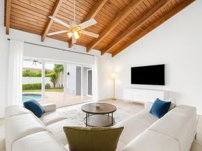20858 Sonrisa Way, Boca Raton FL 33433