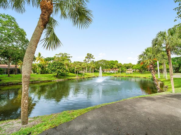 20858 Sonrisa Way, Boca Raton FL 33433