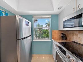 2824 NE 33rd Ct 8, Fort Lauderdale FL 33306