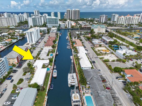 2824 NE 33rd Ct 8, Fort Lauderdale FL 33306