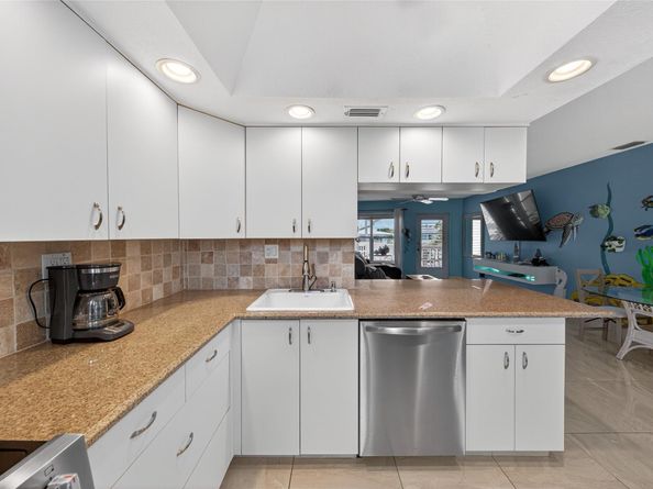 2824 NE 33rd Ct 8, Fort Lauderdale FL 33306