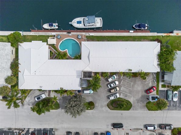 2824 NE 33rd Ct 8, Fort Lauderdale FL 33306