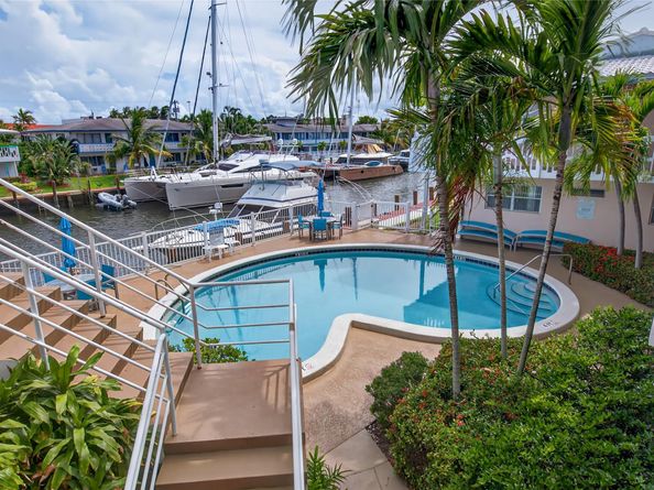 2824 NE 33rd Ct 8, Fort Lauderdale FL 33306