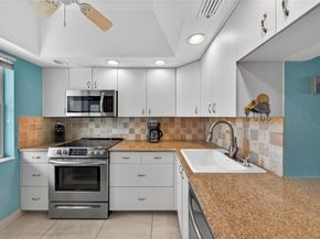 2824 NE 33rd Ct 8, Fort Lauderdale FL 33306