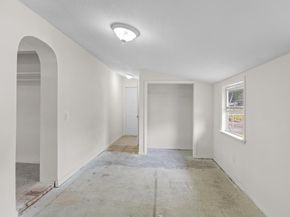 6331 SW 41st Place, Davie FL 33314