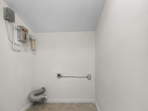 6331 SW 41st Place, Davie FL 33314