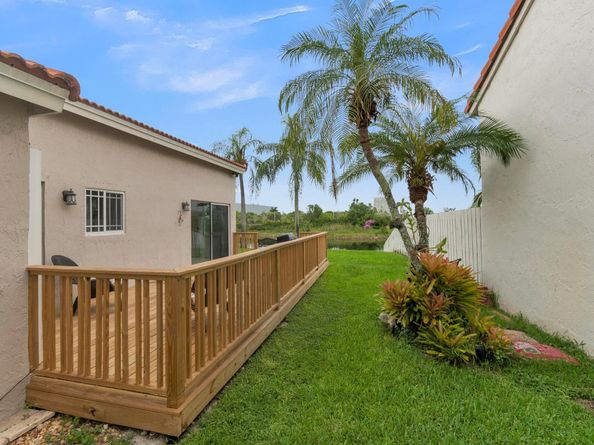13305 NW 13th St, Sunrise FL 33323