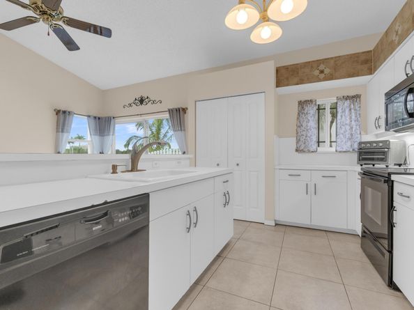 13305 NW 13th St, Sunrise FL 33323