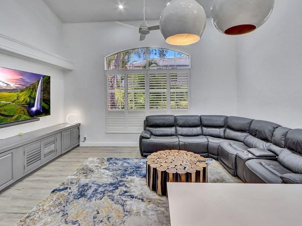 6631 NW 43rd Terrace, Boca Raton FL 33496