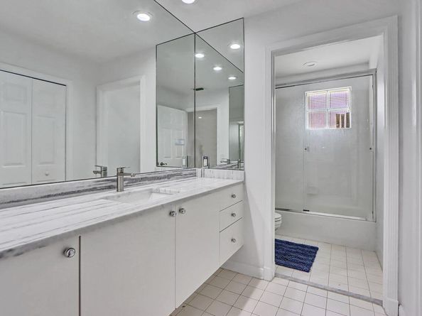 6631 NW 43rd Terrace, Boca Raton FL 33496