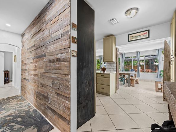 912 SW 17th St, Fort Lauderdale FL 33315