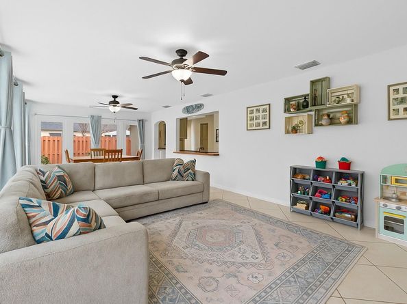 912 SW 17th St, Fort Lauderdale FL 33315