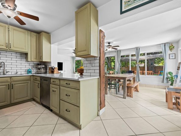912 SW 17th St, Fort Lauderdale FL 33315