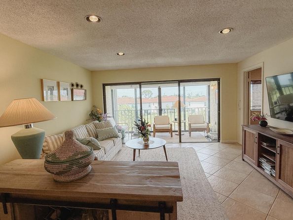4090 Tivoli Court 303, Lake Worth FL 33467