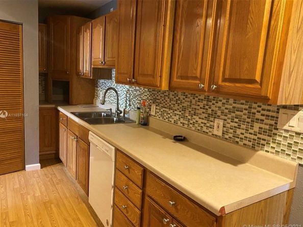 5635 Grant St, Hollywood FL 33021