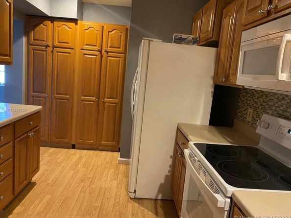 5635 Grant St, Hollywood FL 33021