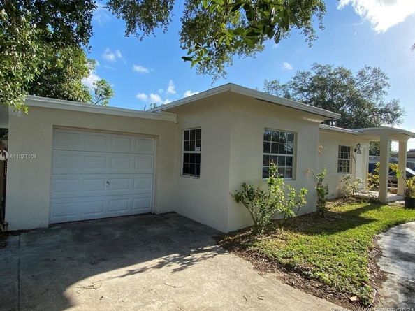 5635 Grant St, Hollywood FL 33021