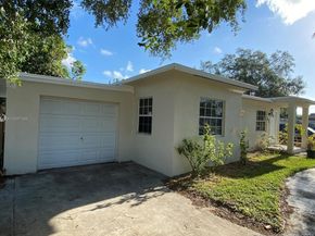 5635 Grant St, Hollywood FL 33021