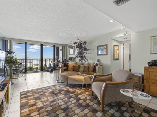 5600 N Flagler Drive 2006, West Palm Beach FL 33407
