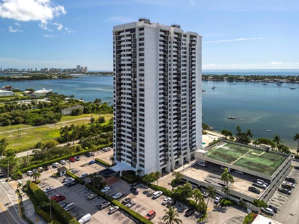 5600 N Flagler Drive 2006, West Palm Beach FL 33407