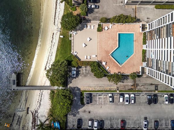 5600 N Flagler Drive 2006, West Palm Beach FL 33407