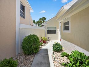 10 Brighton Court, Palm Beach Gardens FL 33418