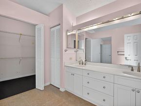 10 Brighton Court, Palm Beach Gardens FL 33418