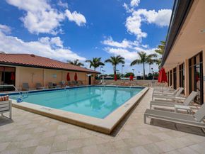 10 Brighton Court, Palm Beach Gardens FL 33418