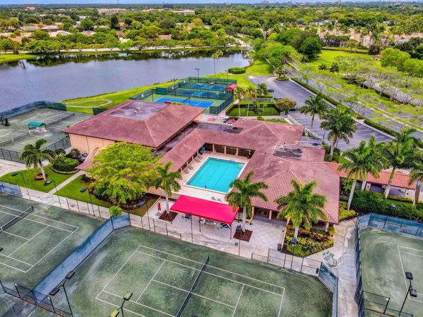 10 Brighton Court, Palm Beach Gardens FL 33418