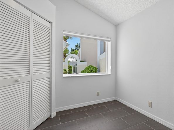 10 Brighton Court, Palm Beach Gardens FL 33418