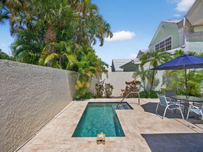 10 Brighton Court, Palm Beach Gardens FL 33418