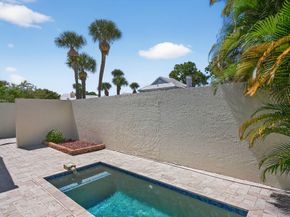 10 Brighton Court, Palm Beach Gardens FL 33418