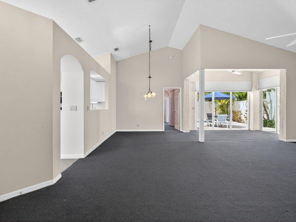 10 Brighton Court, Palm Beach Gardens FL 33418