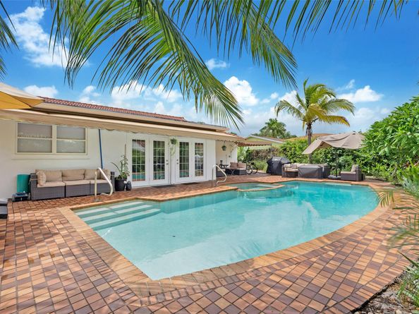241 SW 13th St, Boca Raton FL 33432